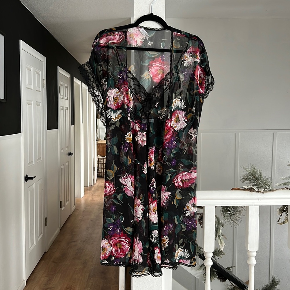 Lucie Ann II floral vintage babydoll nightgown with matching robe size medium